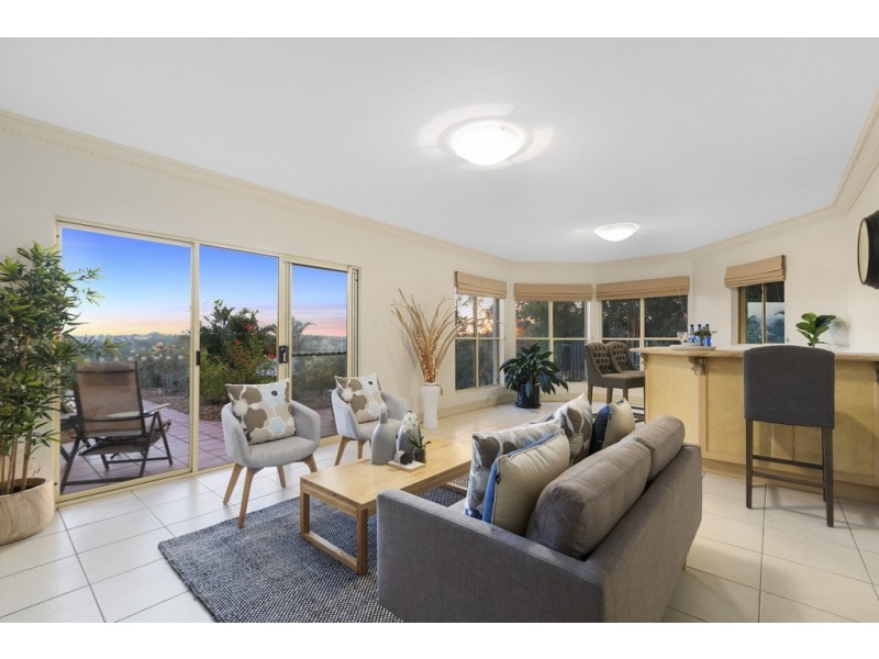 23 Drysdale St, Mount Ommaney QLD 4074