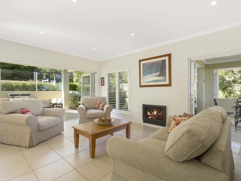 11 Drysdale Street, Mount Ommaney QLD 4074