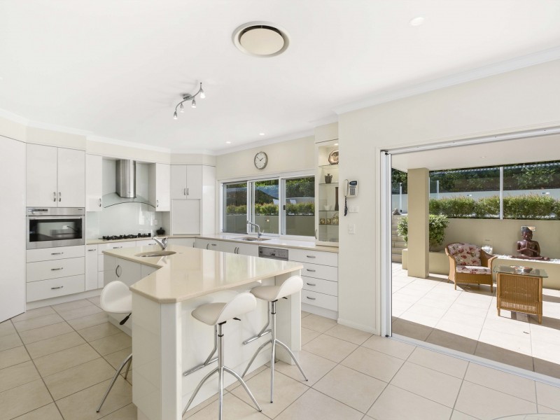 11 Drysdale Street, Mount Ommaney QLD 4074