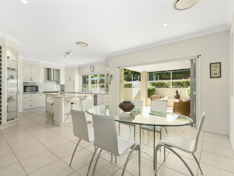 11 Drysdale Street, Mount Ommaney QLD 4074