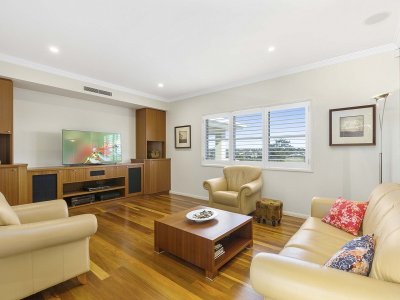 11 Drysdale Street, Mount Ommaney QLD 4074