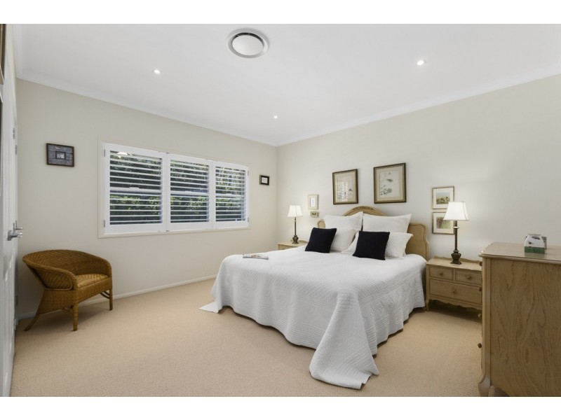 11 Drysdale Street, Mount Ommaney QLD 4074