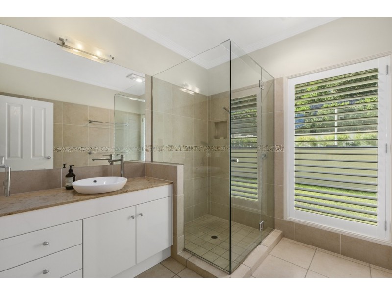 11 Drysdale Street, Mount Ommaney QLD 4074