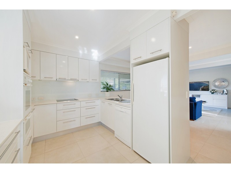 4 Pavo Street, Camp Hill QLD 4152