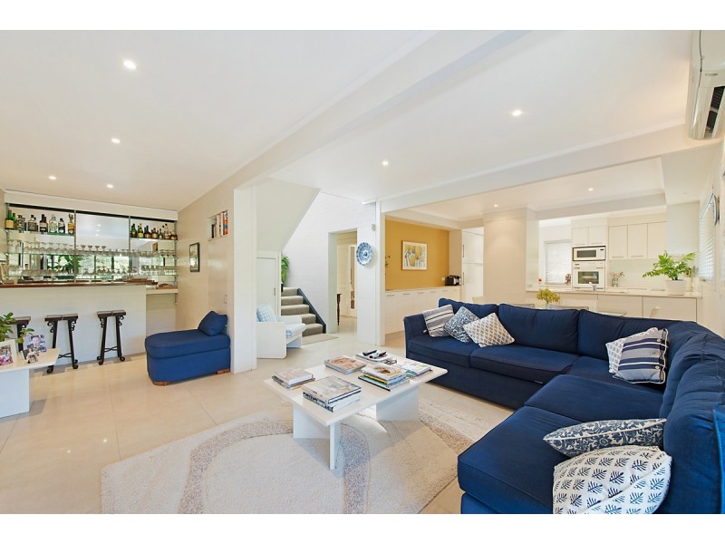 4 Pavo Street, Camp Hill QLD 4152