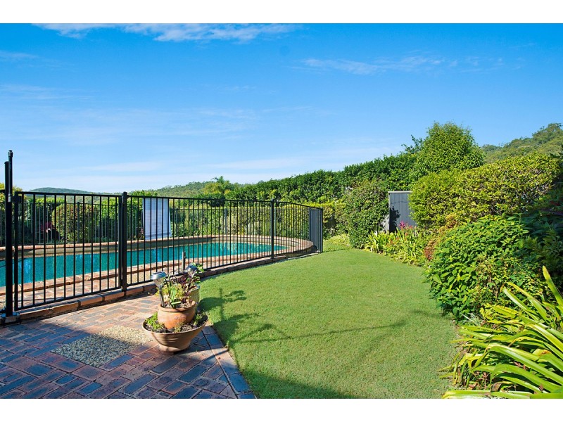 4 Pavo Street, Camp Hill QLD 4152