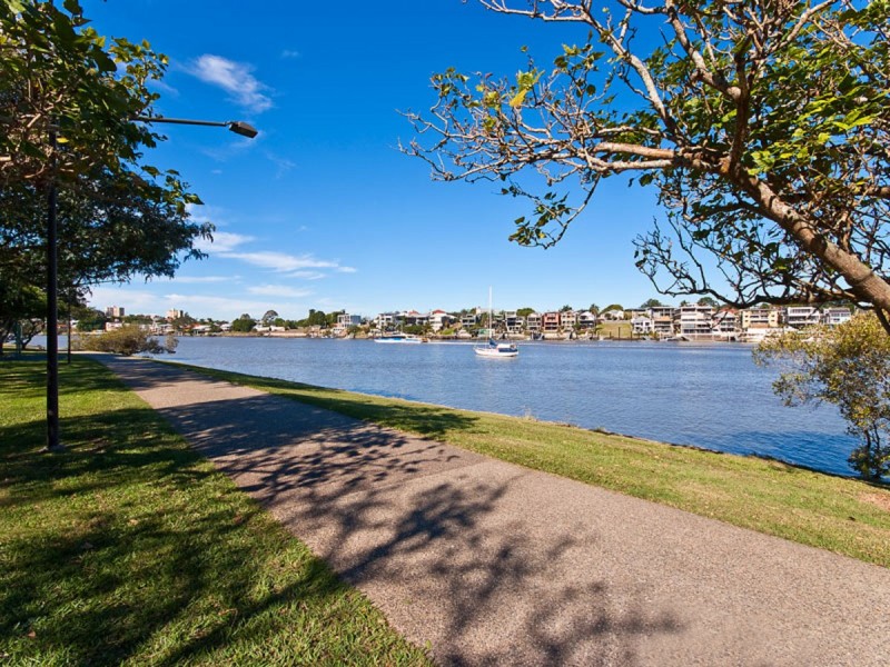 128 Oxlade Drive, New Farm QLD 4005