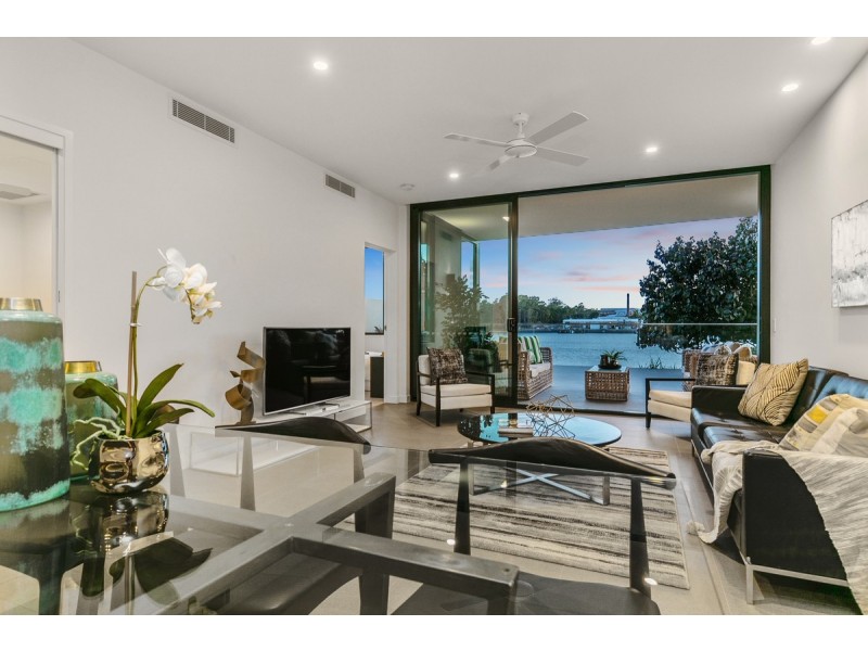 9104/50 Parkside Circuit, Hamilton QLD 4007