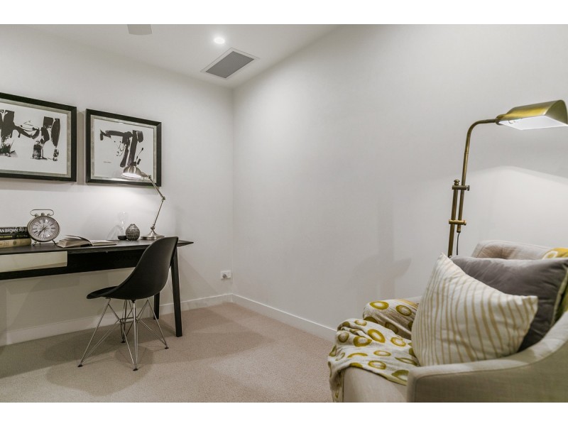 9104/50 Parkside Circuit, Hamilton QLD 4007