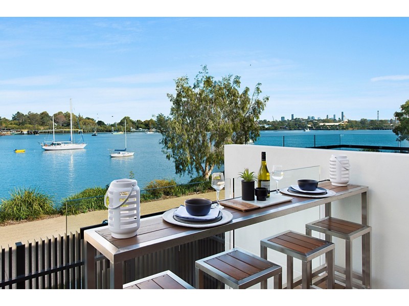 5/102 Parkside Circuit, Hamilton QLD 4007