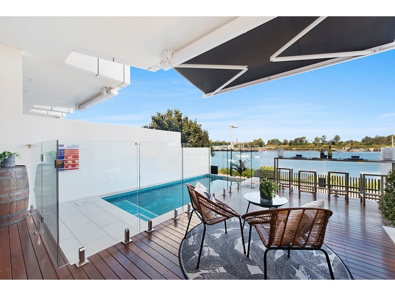 5/102 Parkside Circuit, Hamilton QLD 4007