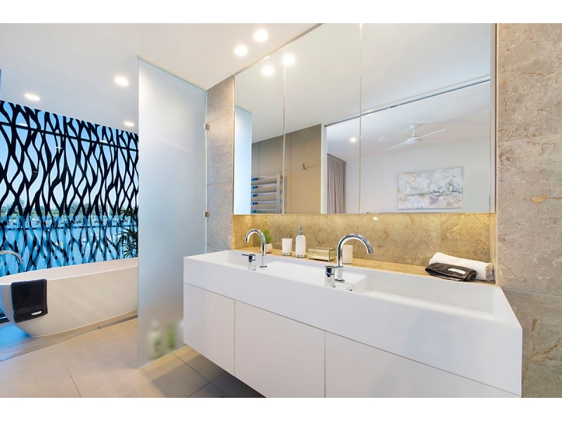 5/102 Parkside Circuit, Hamilton QLD 4007