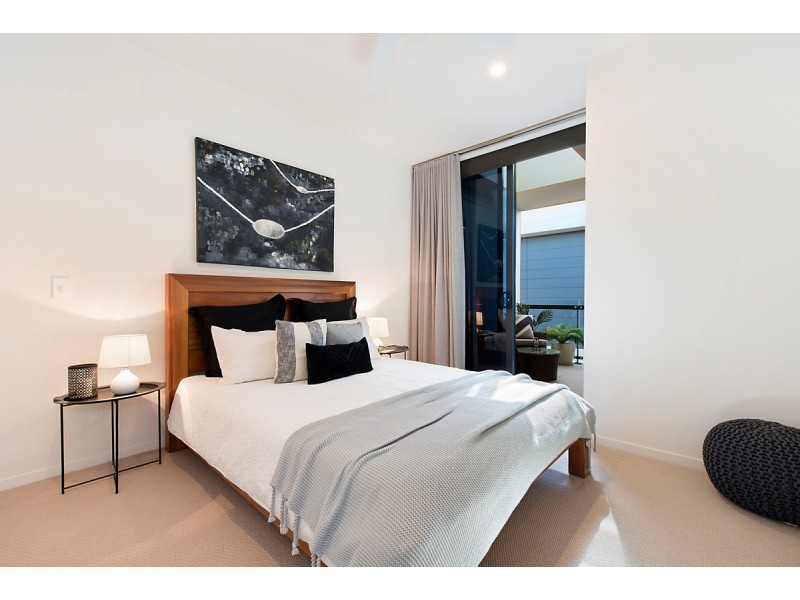 5/102 Parkside Circuit, Hamilton QLD 4007