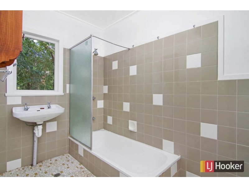 7 Grand Parade, Ashgrove QLD 4060