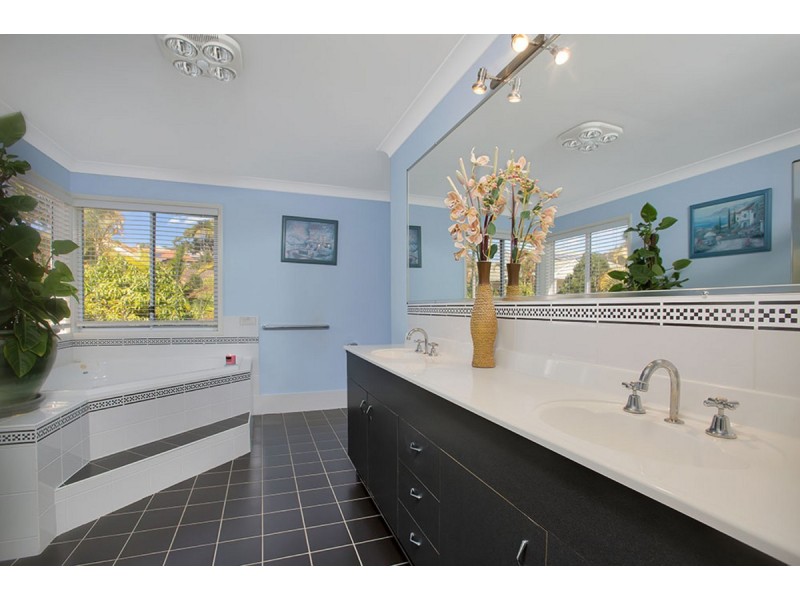 20 Bonros Place, The Gap QLD 4061