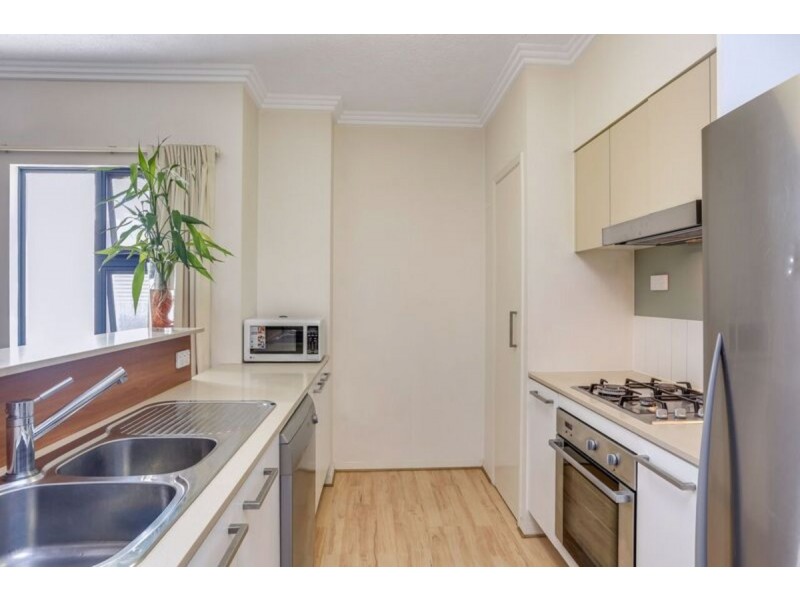 210/803 Stanley Street, Woolloongabba QLD 4102