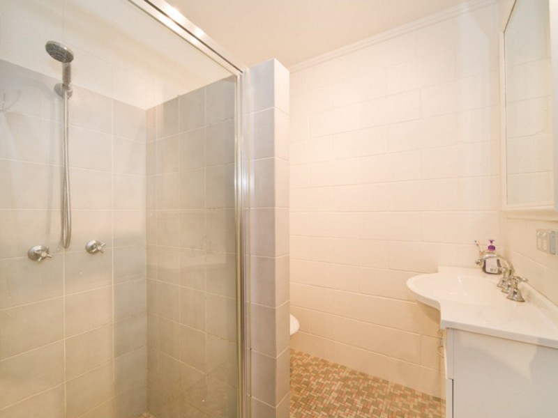 2/89 Maygar Street, Windsor QLD 4030