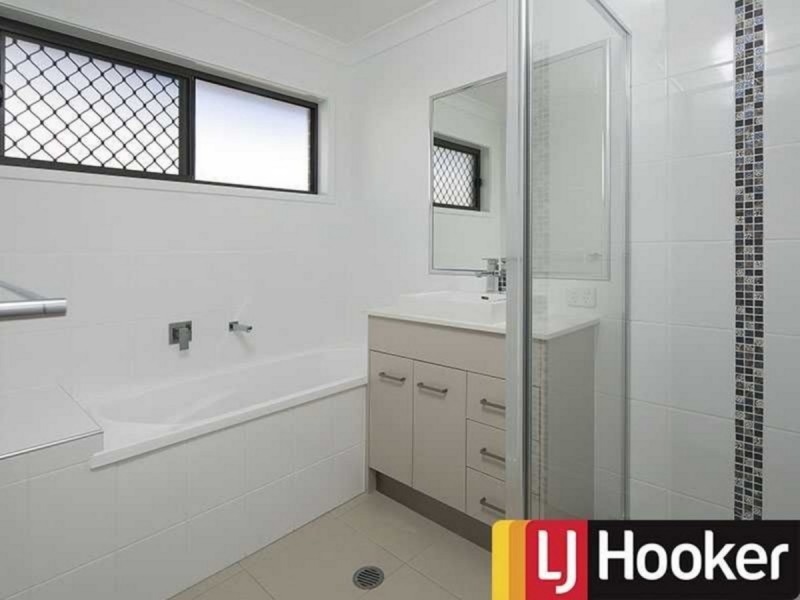 26 Sanctuary Place, Upper Kedron QLD 4055