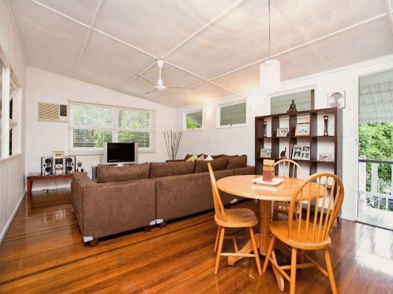 2 Teale Street, Ashgrove QLD 4060