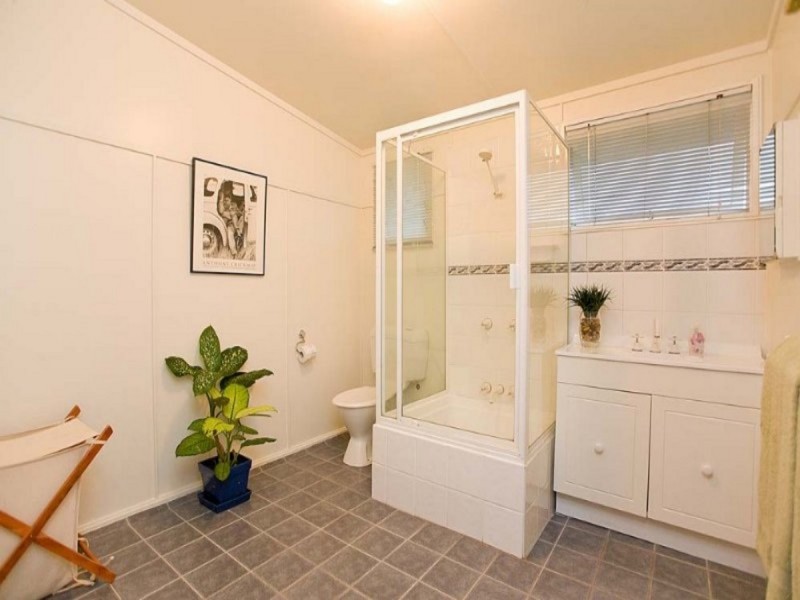 2 Teale Street, Ashgrove QLD 4060