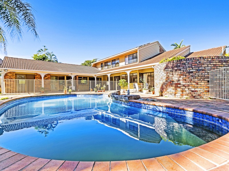 2 Kenny Court, Mount Ommaney QLD 4074