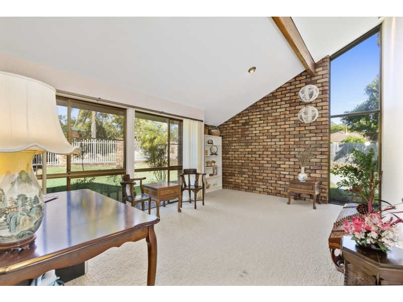 2 Kenny Court, Mount Ommaney QLD 4074