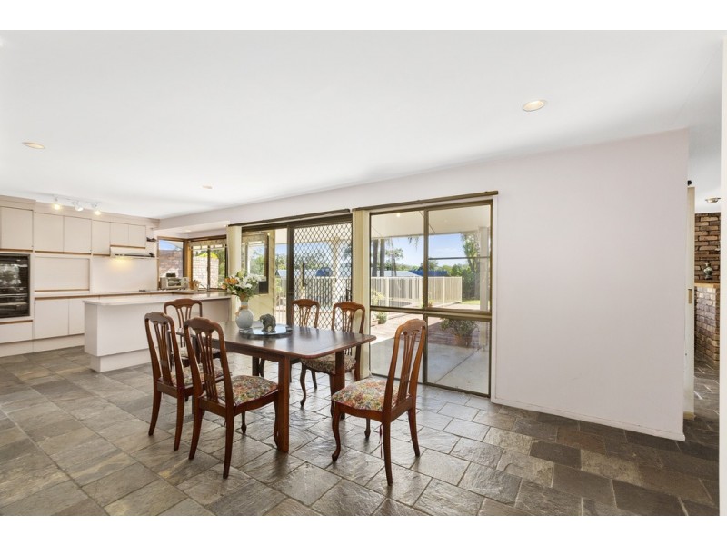 2 Kenny Court, Mount Ommaney QLD 4074