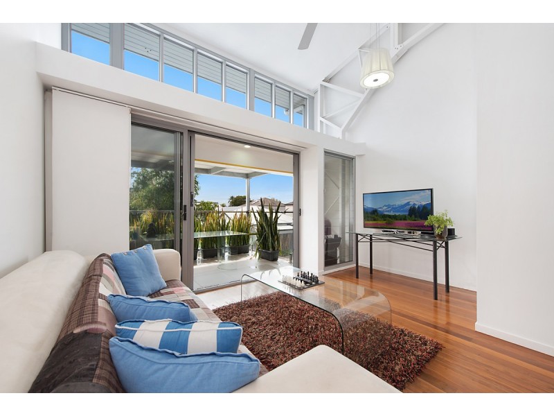 2/14 Military Close, Annerley QLD 4103