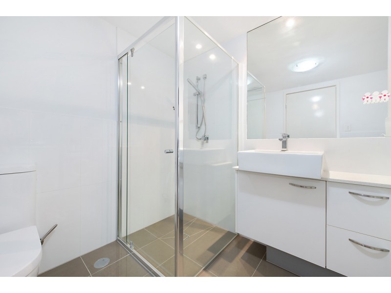 2/14 Military Close, Annerley QLD 4103