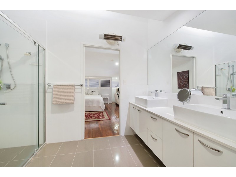 2/14 Military Close, Annerley QLD 4103