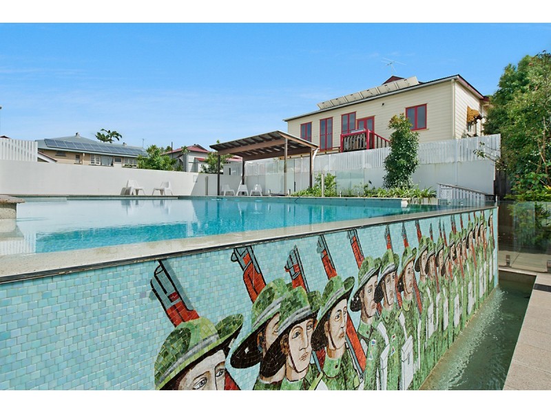 2/14 Military Close, Annerley QLD 4103