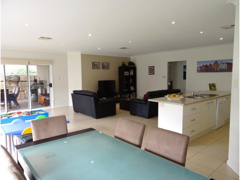 25 Georgia Place, The Gap QLD 4061