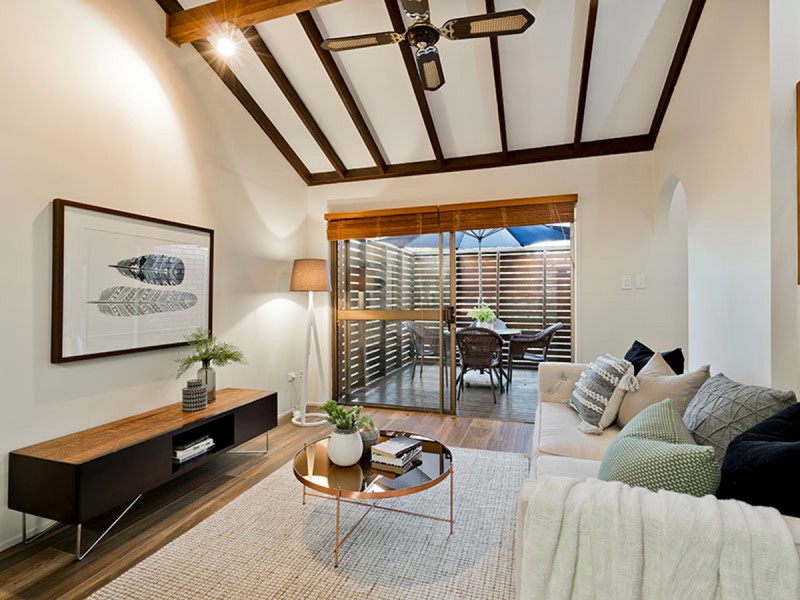 8 Bellerose Street, The Gap QLD 4061