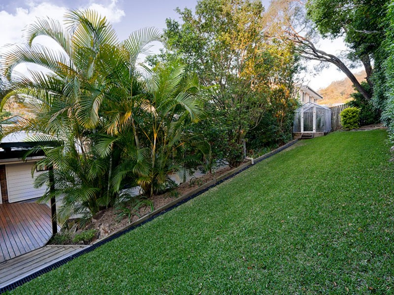 8 Bellerose Street, The Gap QLD 4061