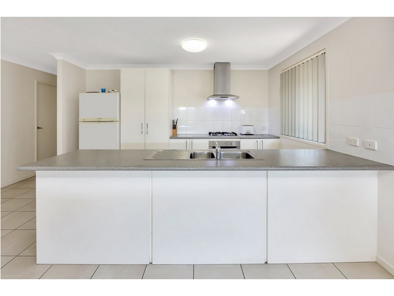 5 Hallvard Crescent, Augustine Heights QLD 4300