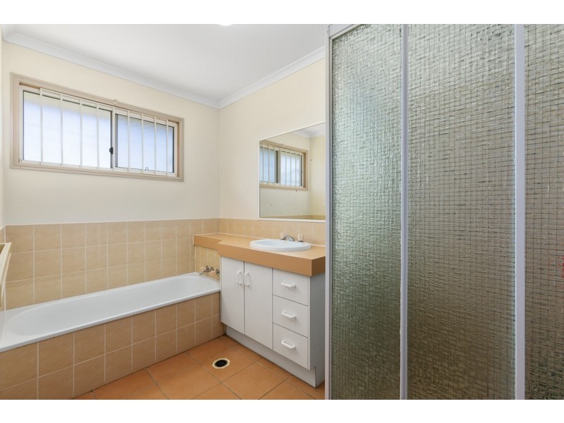 6 Warroo Place, Durack QLD 4077