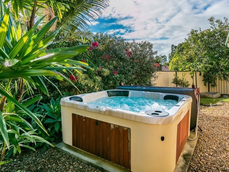 1 Presley Court, Windaroo QLD 4207