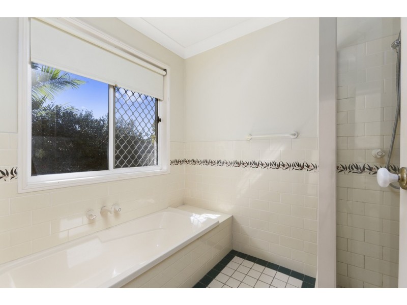 1 Presley Court, Windaroo QLD 4207