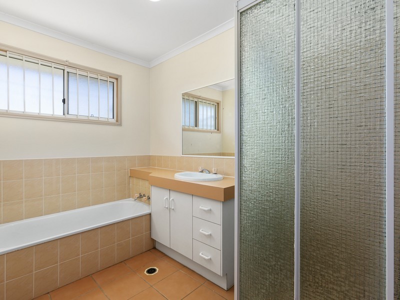 6 Warroo Place, Durack QLD 4077