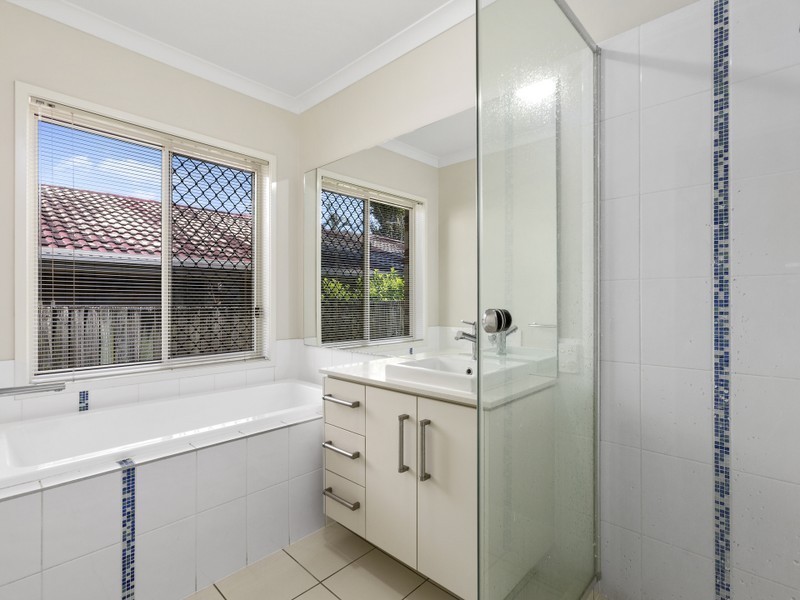 4B Prestwick Street, Oxley QLD 4075