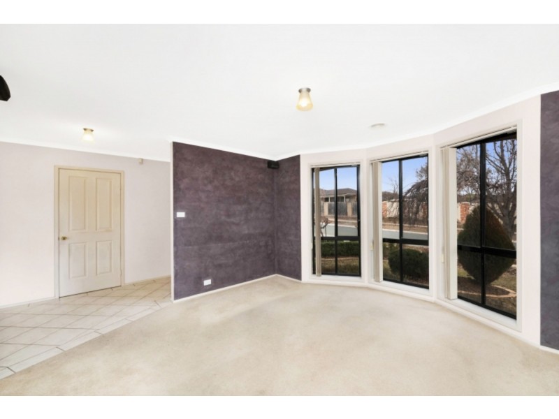 6 Fairlight Street, Dunlop ACT 2615