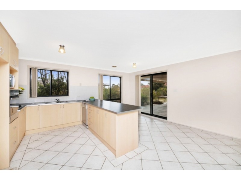 6 Fairlight Street, Dunlop ACT 2615