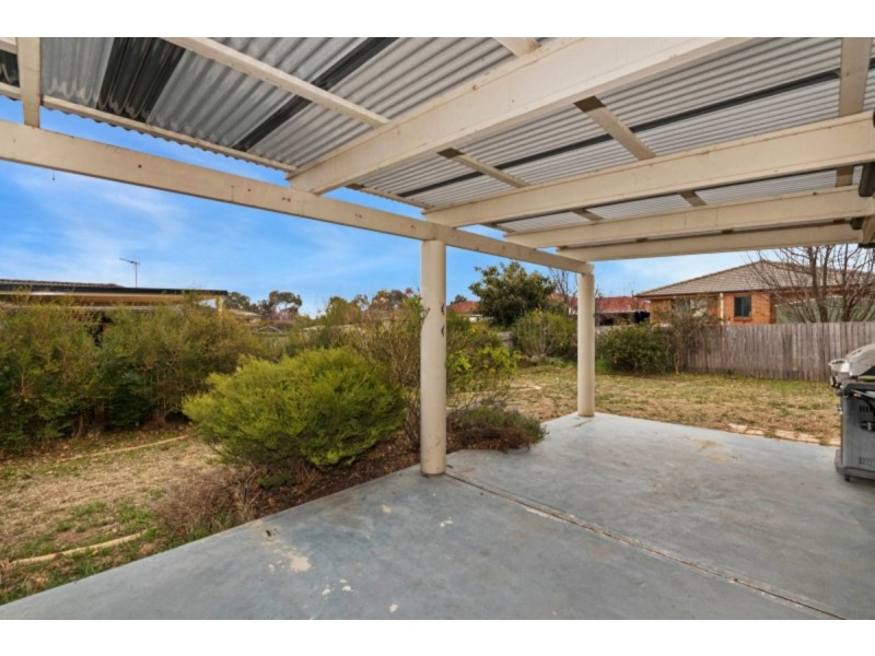 6 Fairlight Street, Dunlop ACT 2615