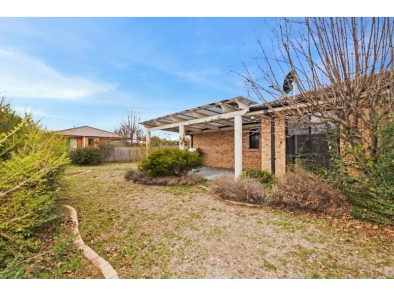 6 Fairlight Street, Dunlop ACT 2615