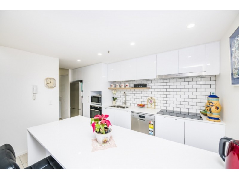 1816/120 Eastern Valley Way, Belconnen ACT 2617