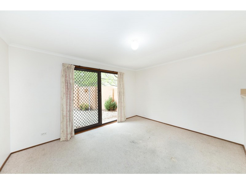 21/21 Alsop Close, Phillip ACT 2606