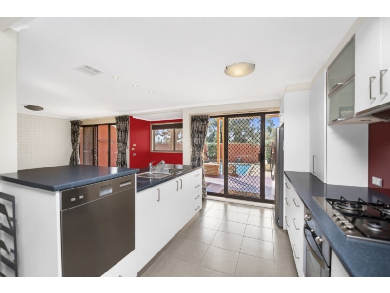 8/22 Namatjira Drive, Weston ACT 2611