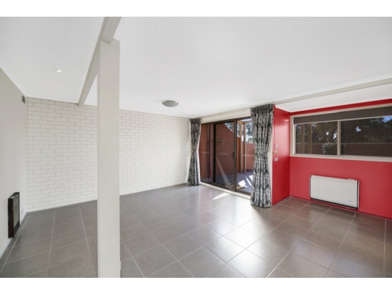8/22 Namatjira Drive, Weston ACT 2611