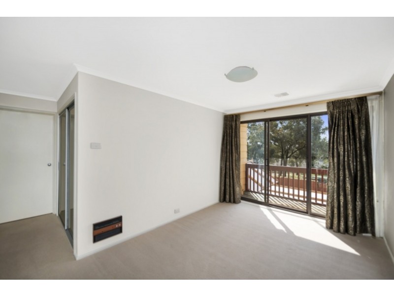 8/22 Namatjira Drive, Weston ACT 2611