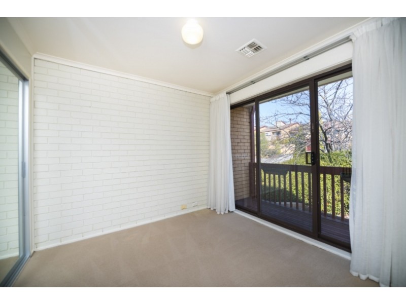 8/22 Namatjira Drive, Weston ACT 2611
